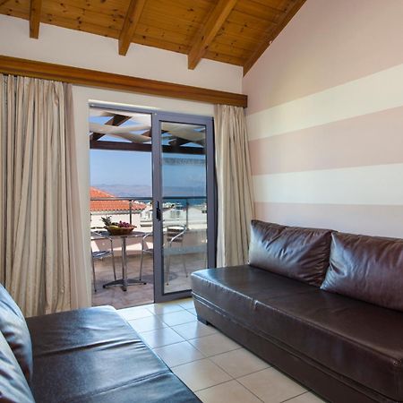 Isida Hotel Agia Marina Exteriér fotografie