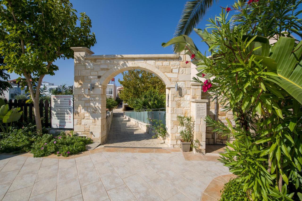 Isida Hotel Agia Marina Exteriér fotografie