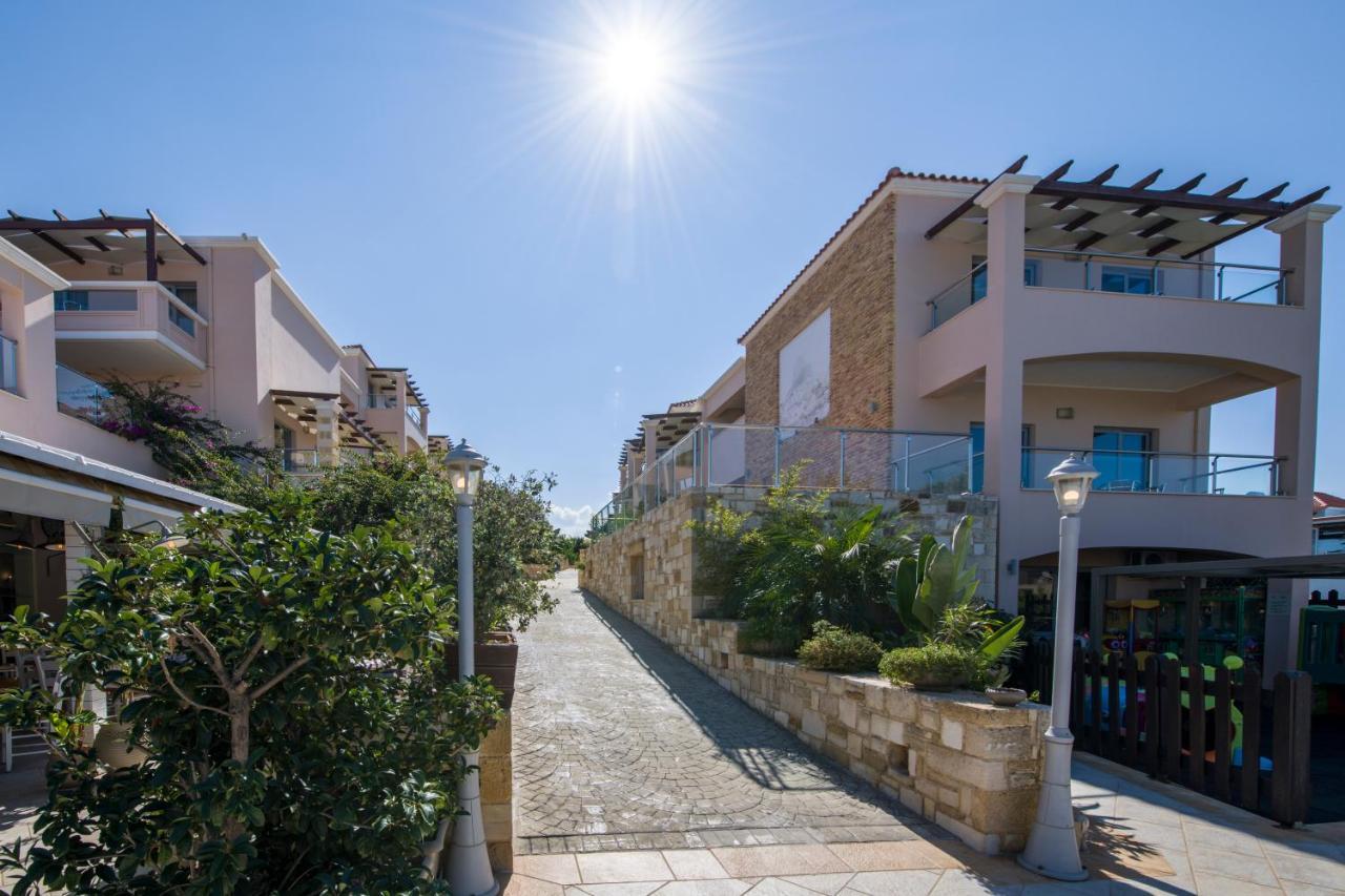 Isida Hotel Agia Marina Exteriér fotografie