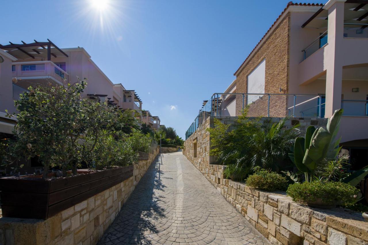 Isida Hotel Agia Marina Exteriér fotografie