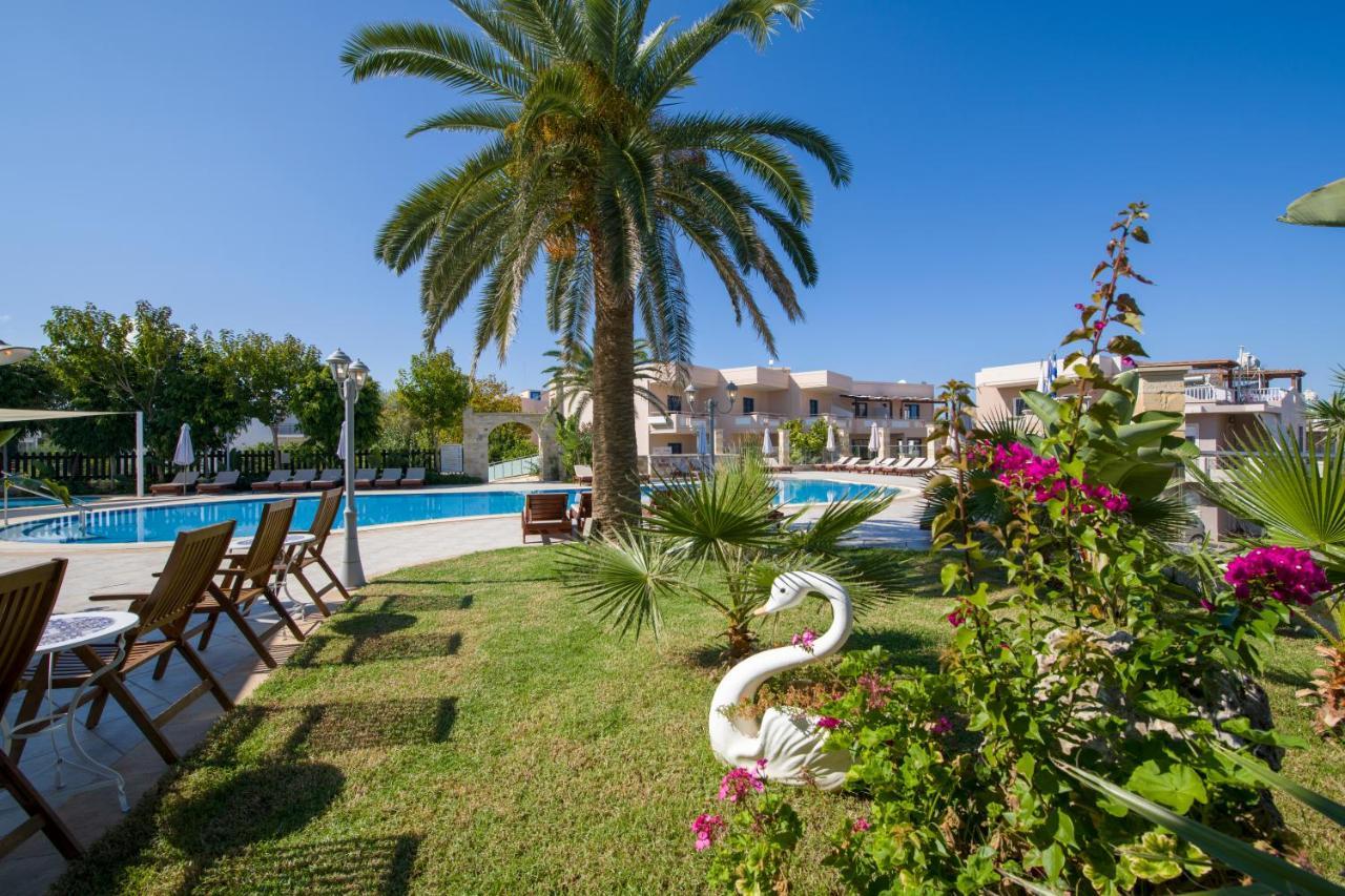 Isida Hotel Agia Marina Exteriér fotografie