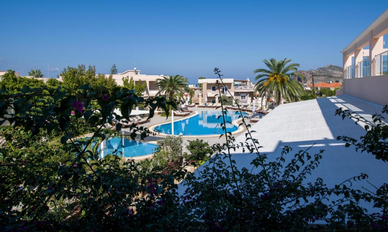 Isida Hotel Agia Marina Exteriér fotografie