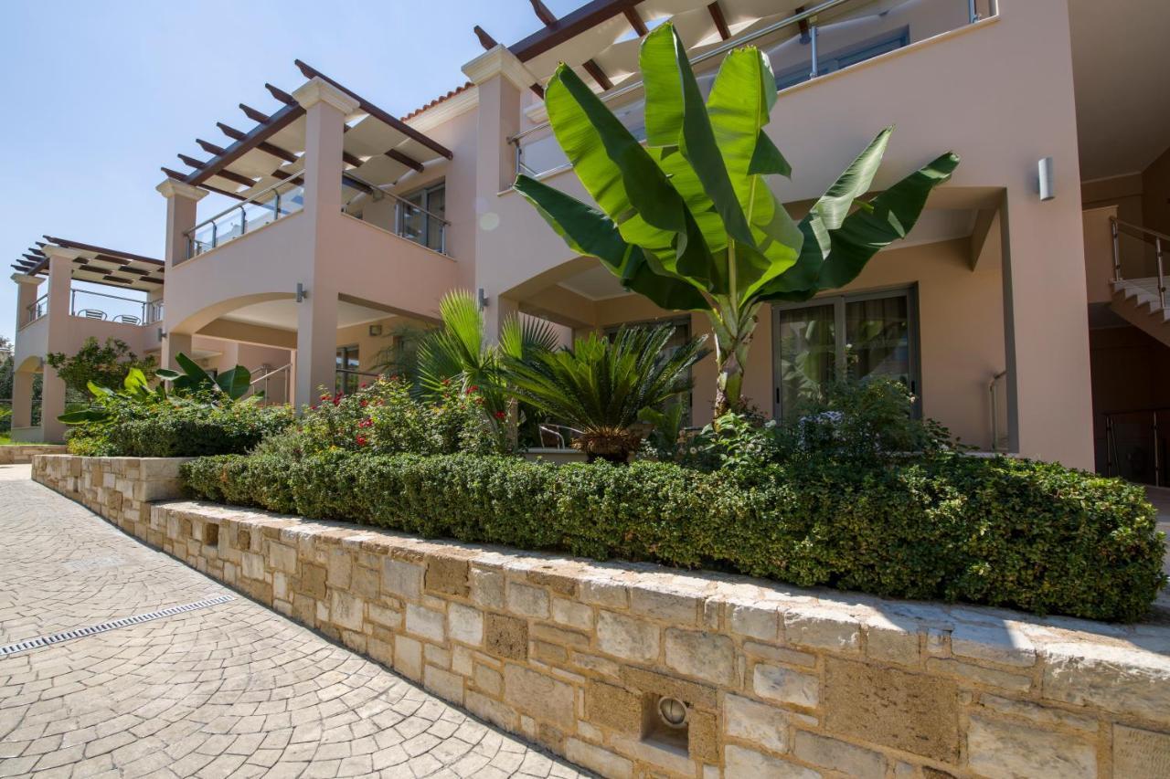 Isida Hotel Agia Marina Exteriér fotografie