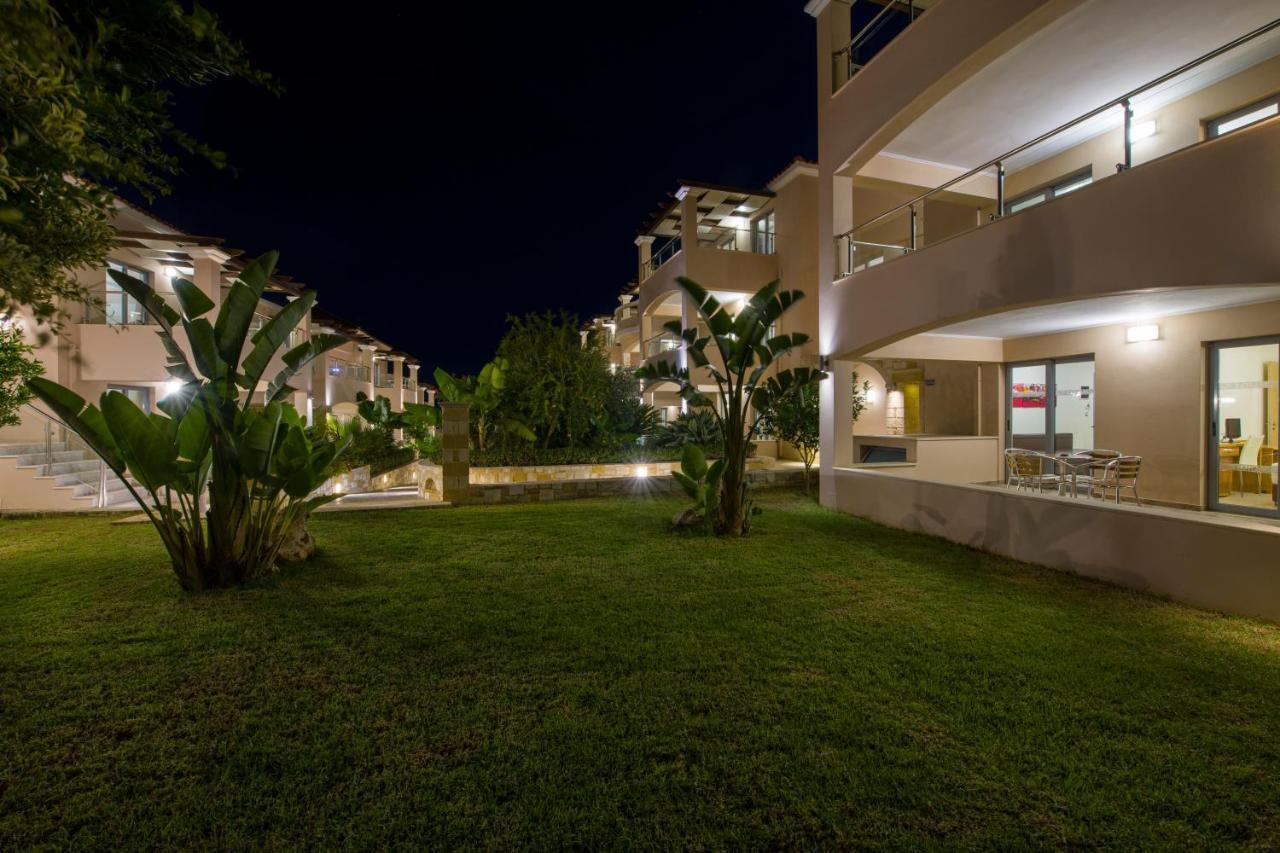 Isida Hotel Agia Marina Exteriér fotografie