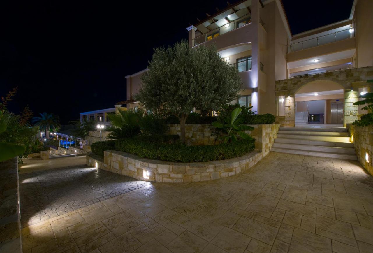 Isida Hotel Agia Marina Exteriér fotografie