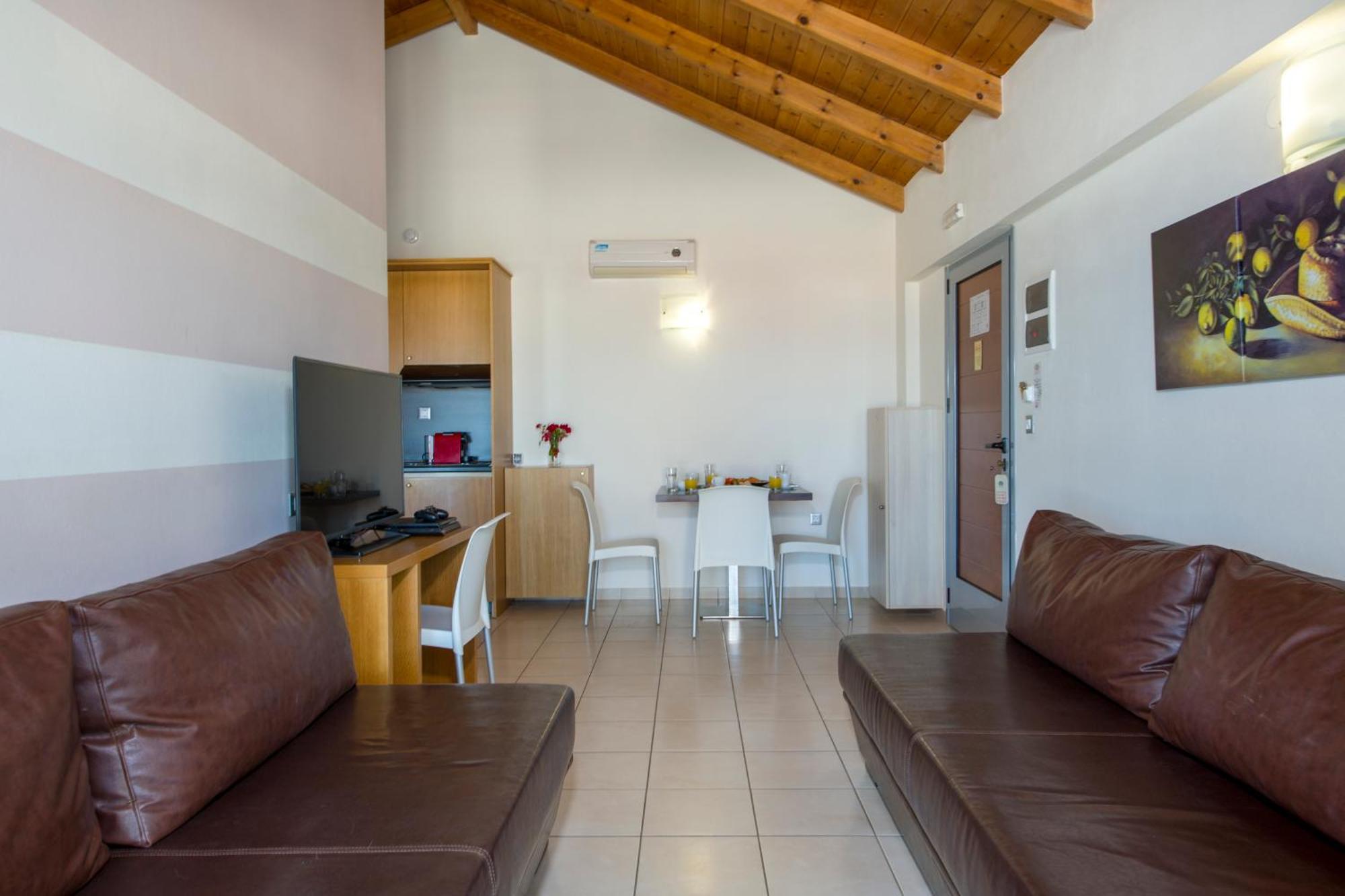 Isida Hotel Agia Marina Exteriér fotografie